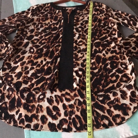 Gibson Lattner Animal/Cheetah Print 1/4 Font Zip Pullover Top - Picture 8 of 9